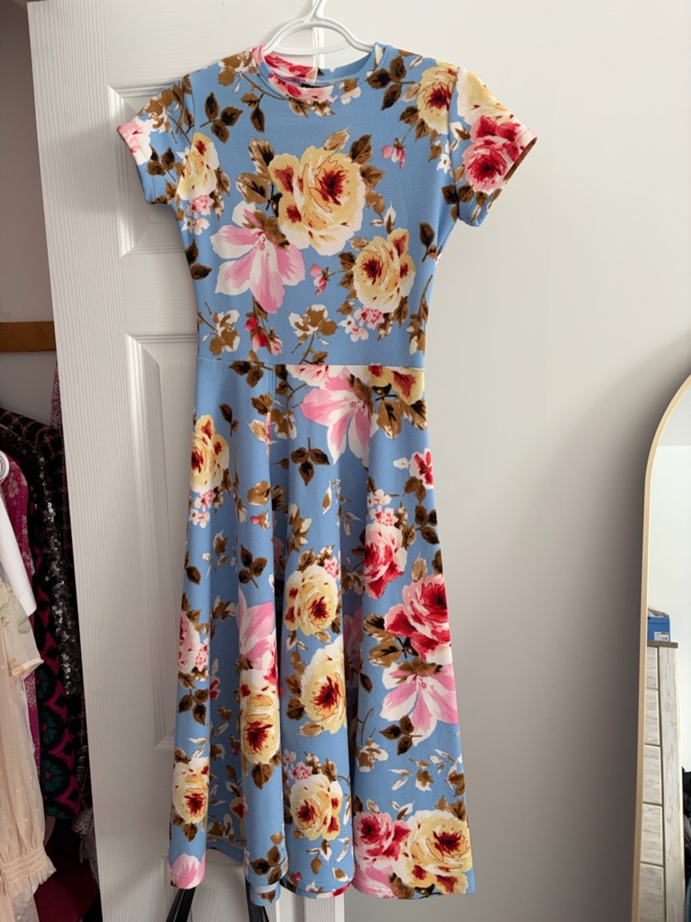 SOOLEY - Blue Floral Midi Dress with Short Sleeves